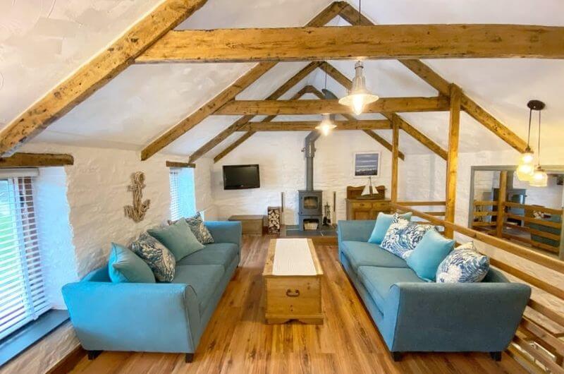 Gebälk-Cottage-Ferienhaus-4-Personen-Merlin-Farm-Landhaus-Ferienwohnung-Baby-Urlaub-Cornwall-England-UK-Familienurlaub-mit-Kindern-nachhaltig-eco-tourism-meer-bauernhof-strand-hund