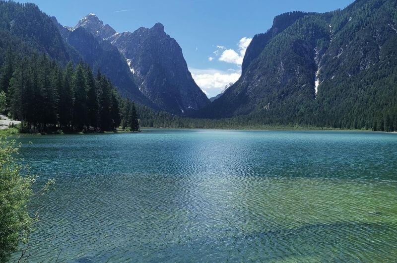 Toblacher-see-südtirol-dolomiten-ferienwohnung-stöfflerhof-familienurlaub-mit-baby-kind-wellness-sauna