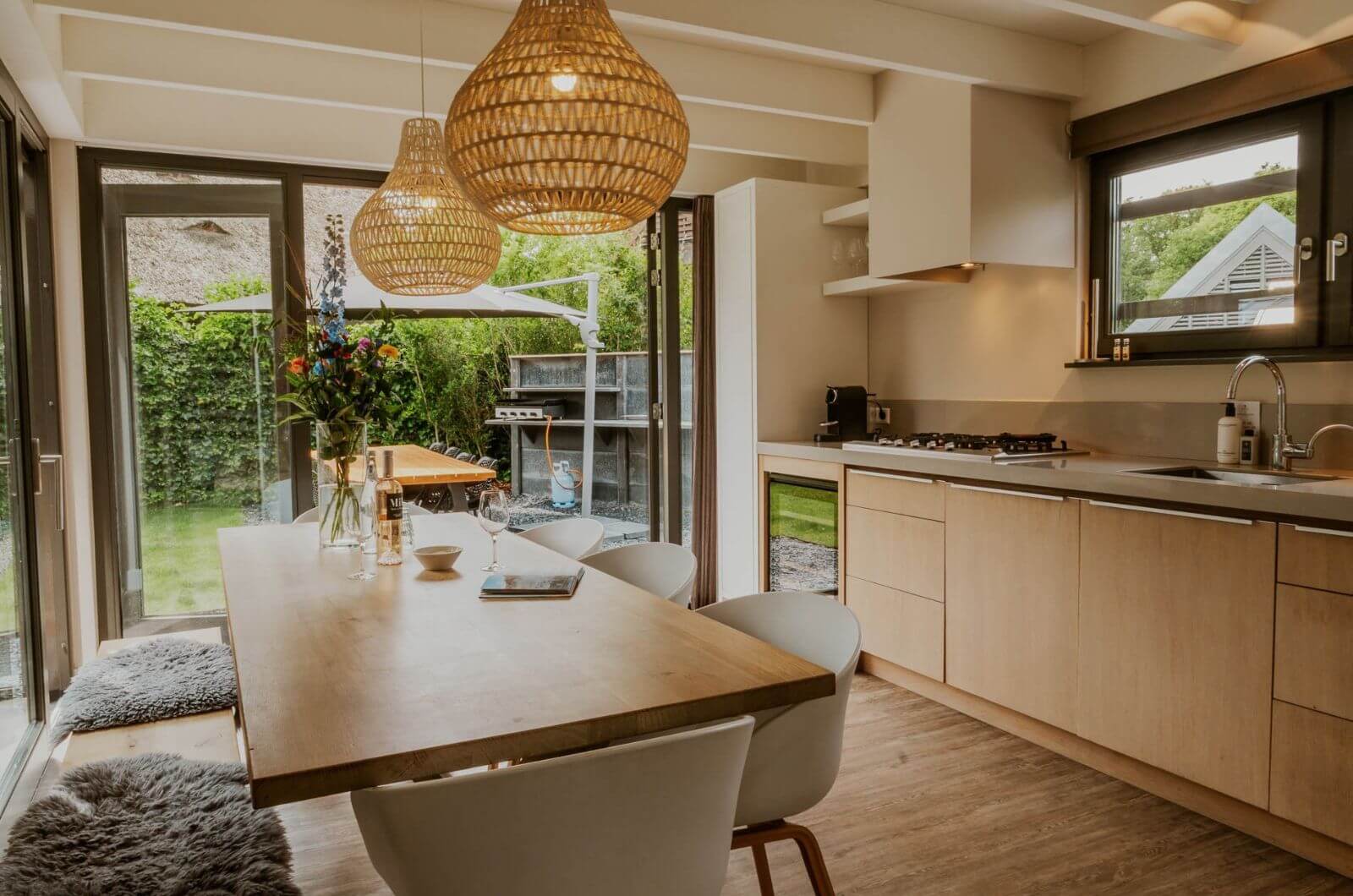 Kueche-Ferienhaus-holland-am-meer-strand-mit-sauna-jacuzzi-whirlpool-8-personen-familienfreundlich-Dutchen-Duynvoet