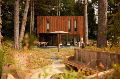 Holz-Ferienhaus-Ferienpark-Zeegser-Duinen- Drenthe-Ferienhaus-Holland-Niederlande-Urlaub-mit-Kind-Hund-Unterkunft-Vakantiepark-Familienurlaub-Lodge-4-6-Personen