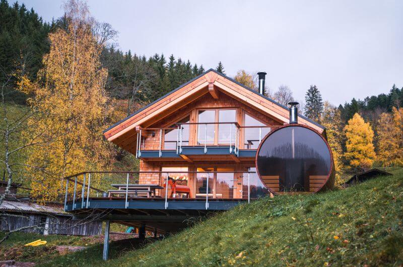 Holz-Ferienhaus-schwarzwald-bauernhofurlaub-mit-kindern-ferien-auf-dem-bauernhof-schwarzwald-familienurlaub-hilserhof-triberg-ferienwohnung-chalet