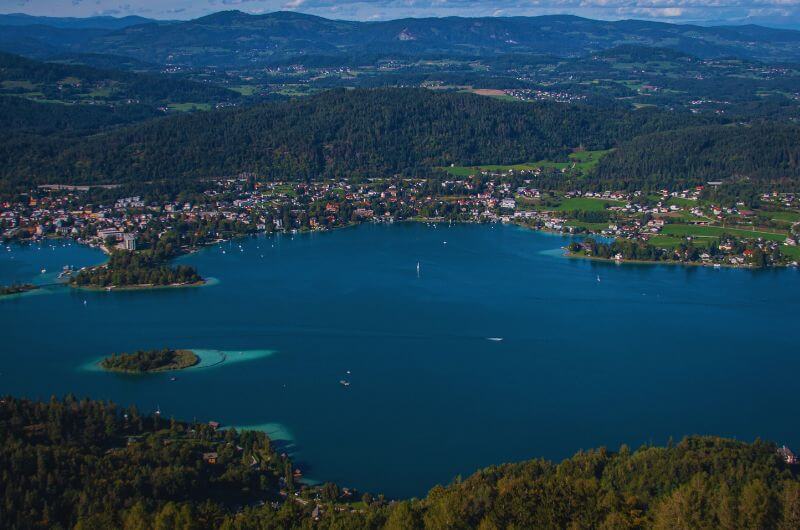 woerthersee-oesterreich-urlaub-mit-kind-ausfluege-wanderungen-hotels-unsplash-adelgroeber