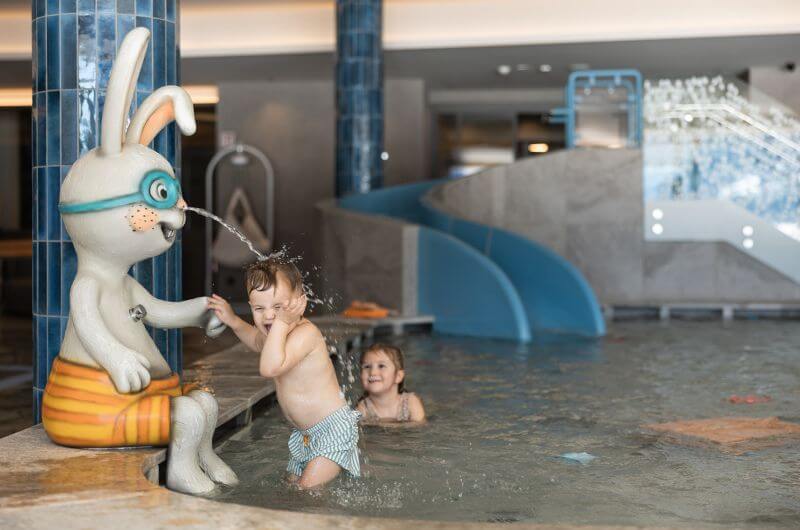 Babypool-Luxus-Familienhotel-Reschensee-Kinderhotel-Das-Gerstl-Family-Retreat