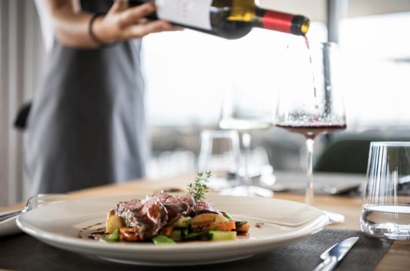 Essen-Familienhotel-Natz-Schabs-familienfreundlich-Geheimtipp-Urlaub-mit-kindern-pool-wellness-ferienwohnung-Das-Muehlwald-Suedtirol