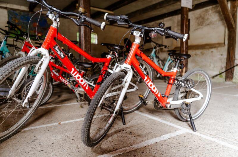 Fahrräder-Ferienwohnung-Kinder-Bauernhof-Ostsee-Fehmarn-Ferienhof-Paulsen-Strand-Reiterhof-Urlaub-mit-Kind-Deutschland