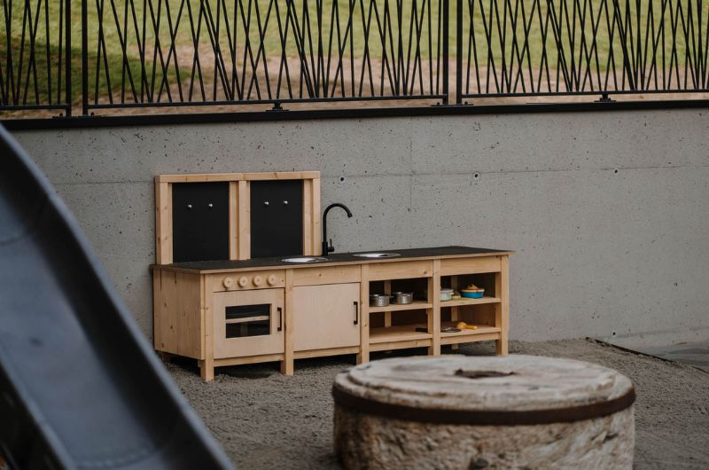 Spielkueche-Ferienwohnung-Apartment-mit-Verpflegung-Suedtirol-innea-nature-Familienurlaub-Urlaub-mit-Kind-nachhaltig-modern