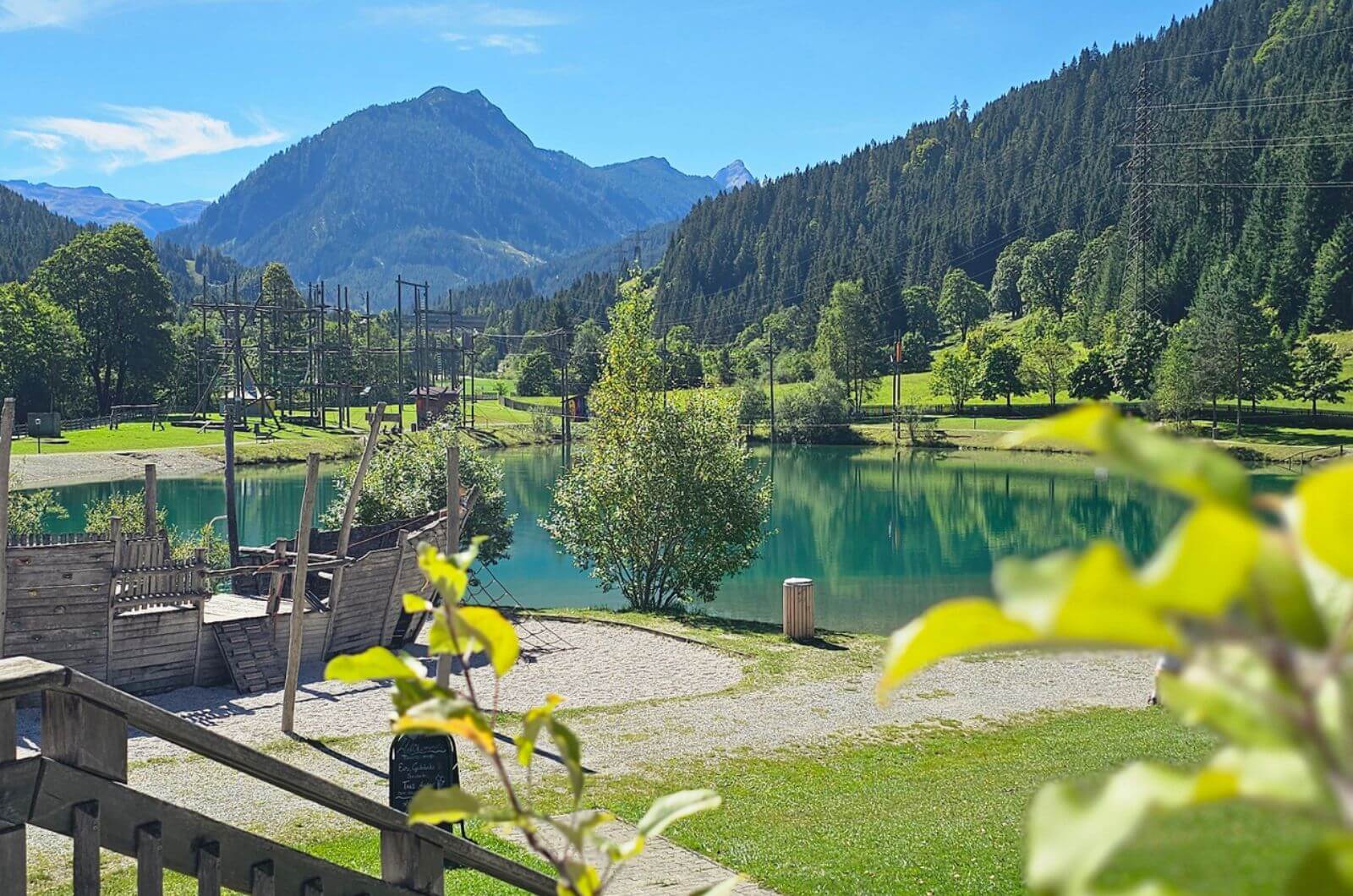 Badesee-Ferienwohnungen-Familienurlaub-Urlaub-mit-Kind-Salzburgerland-Pool-Ferienhaus-Bauernhof-Hinterrohrgut