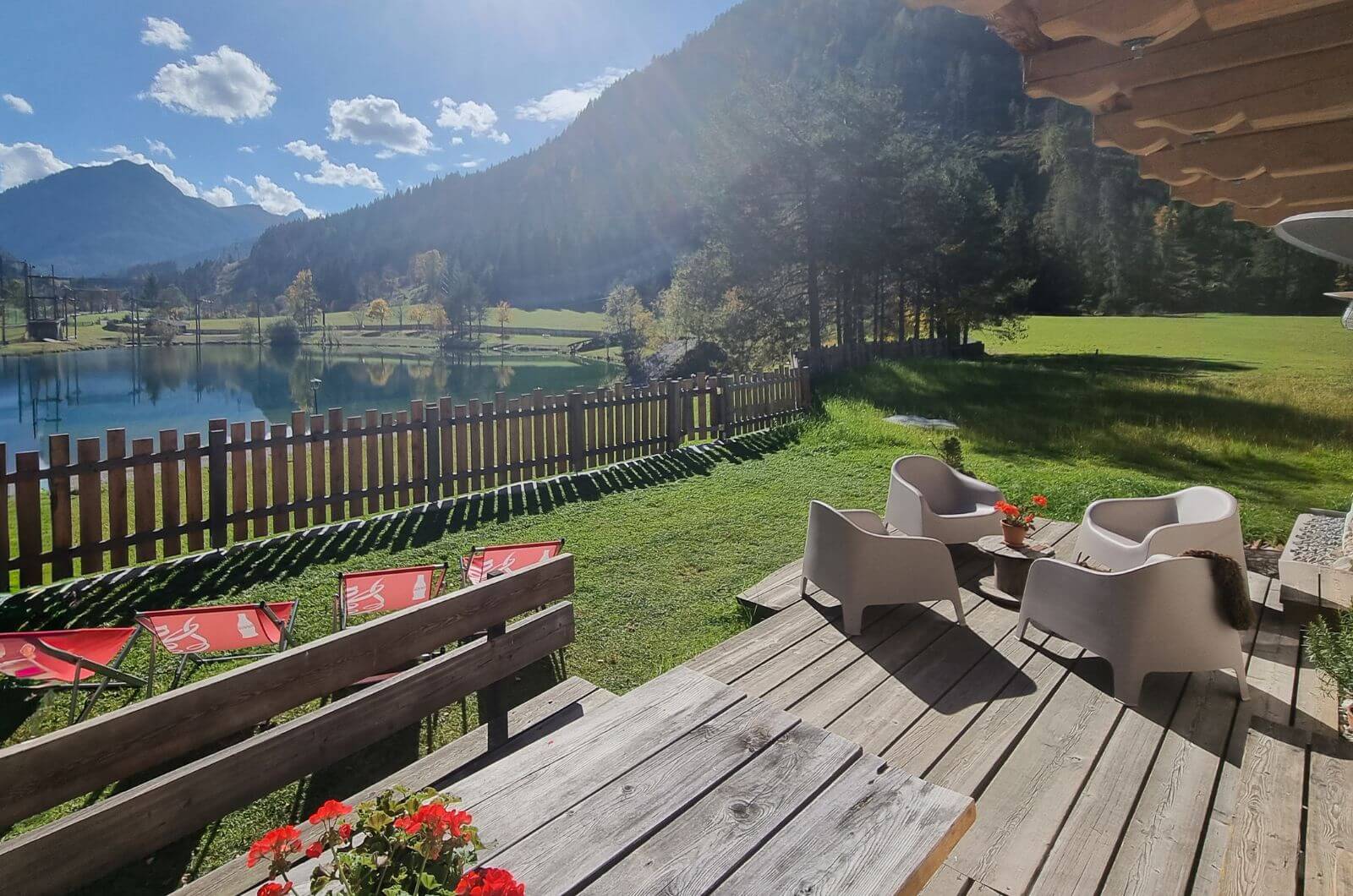 Ferinhaus-am-Badesee-bezahlbare-Ferienwohnungen-Familienurlaub-Urlaub-mit-Kind-Salzburgerland-Pool-Bauernhof-Oesterreich-Hinterrohrgut