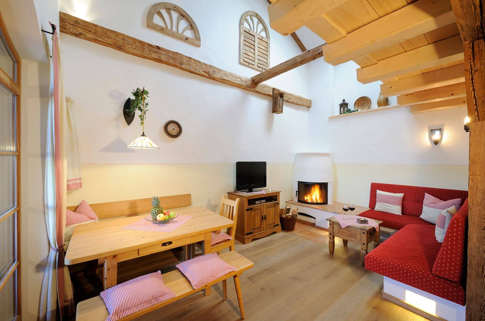 kamin-Kinderbauernhof-Urlaub-mit-Kind-in-Bayern-deutschland-chiemsee-ferienwohnung-familienfreundlich-esterer-hof-familienurlaub