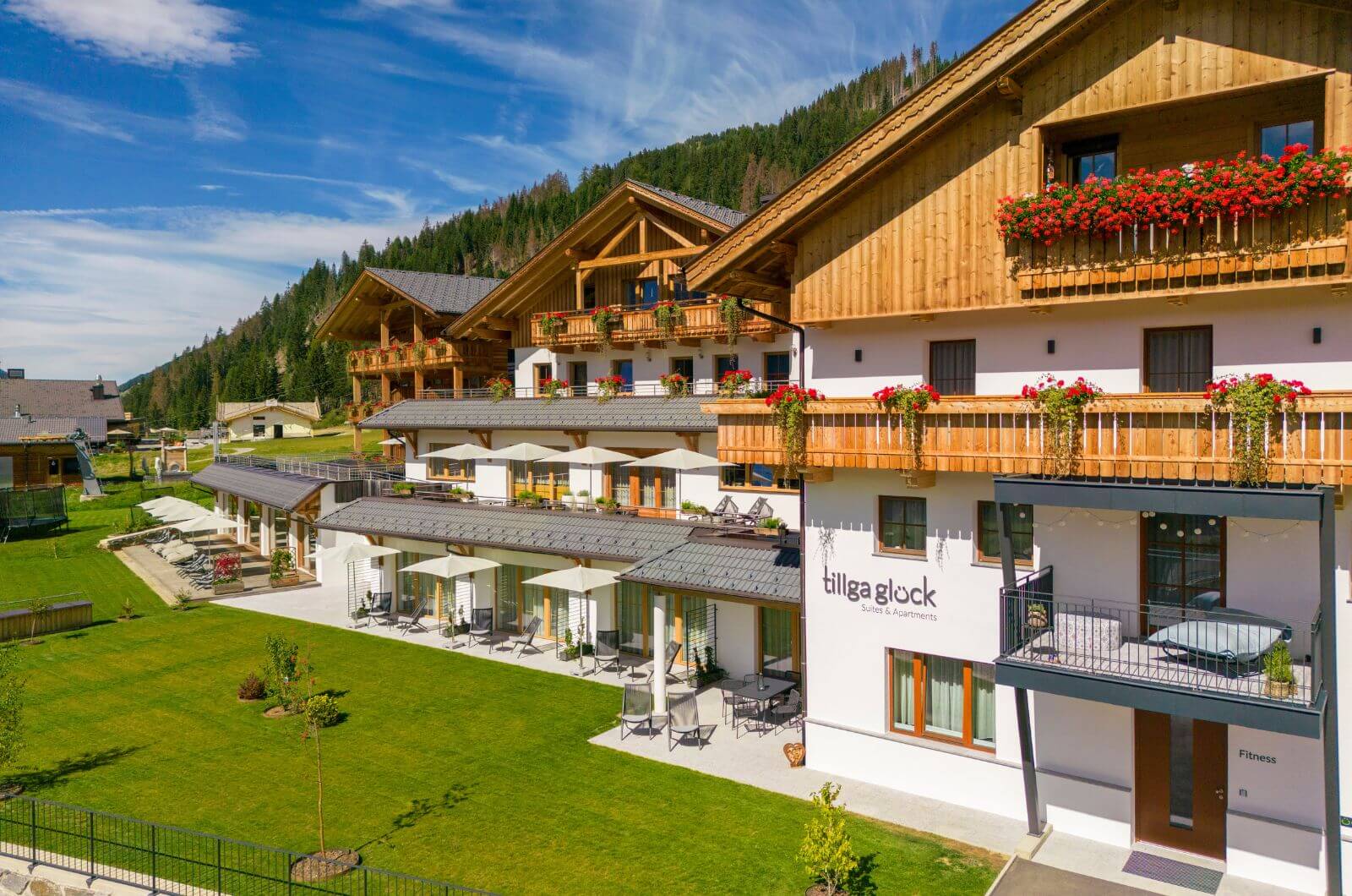 Aparthotel-Familienhotel-mit-Ferienwohnungen-Osttirol-Oesterreich-Obertilliach-Tillga-Glück-Familienurlaub-Urlaub-mit-Kind